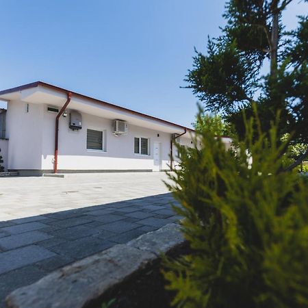 Alfa Apartmani Subotica Exterior photo